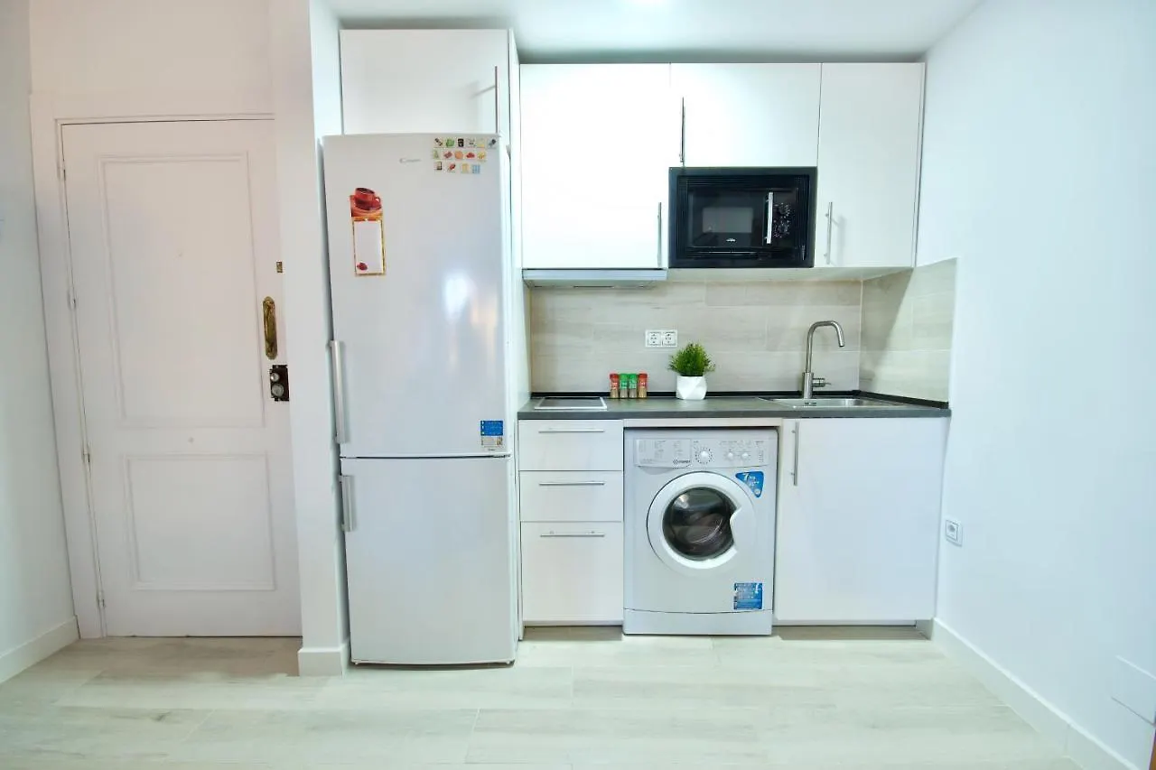 Malagaurbanrooms - Beach & Sea Apartment Malaga